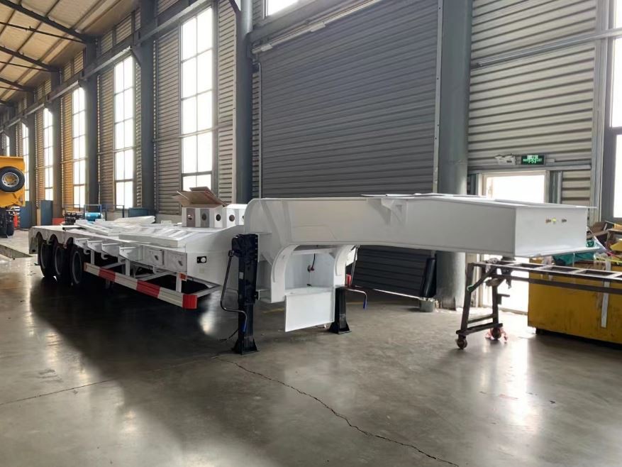 Remolque de plataforma baja de 13,5 m